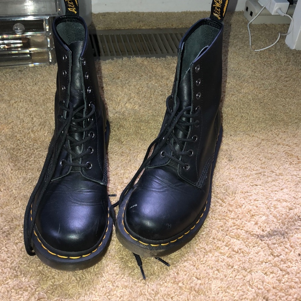 Black 1460 Lace Up Dr. Martens